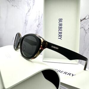 New Burberry Sunglasses Black Vintage Check Oval Gold Logo Womens New BURBERRY
